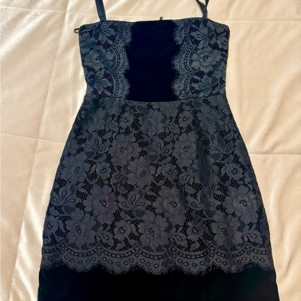 D&G women  velvet/lace  black color mini dress Size 38/S